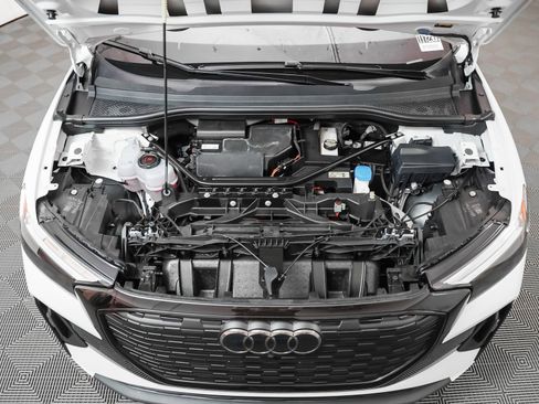 Used 2024 Audi Q4 e-tron Premium Plus w/ Premium Plus image 4