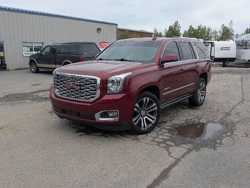 Used 2018 GMC Yukon Denali w/ Denali Ultimate Package AWD/4WD image 2