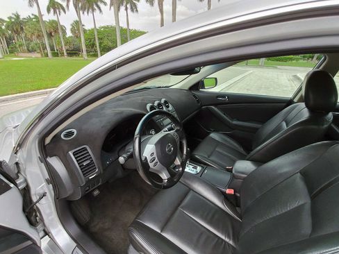 Used 2009 Nissan Altima 2.5 SL w/ SL Pkg FWD image 25