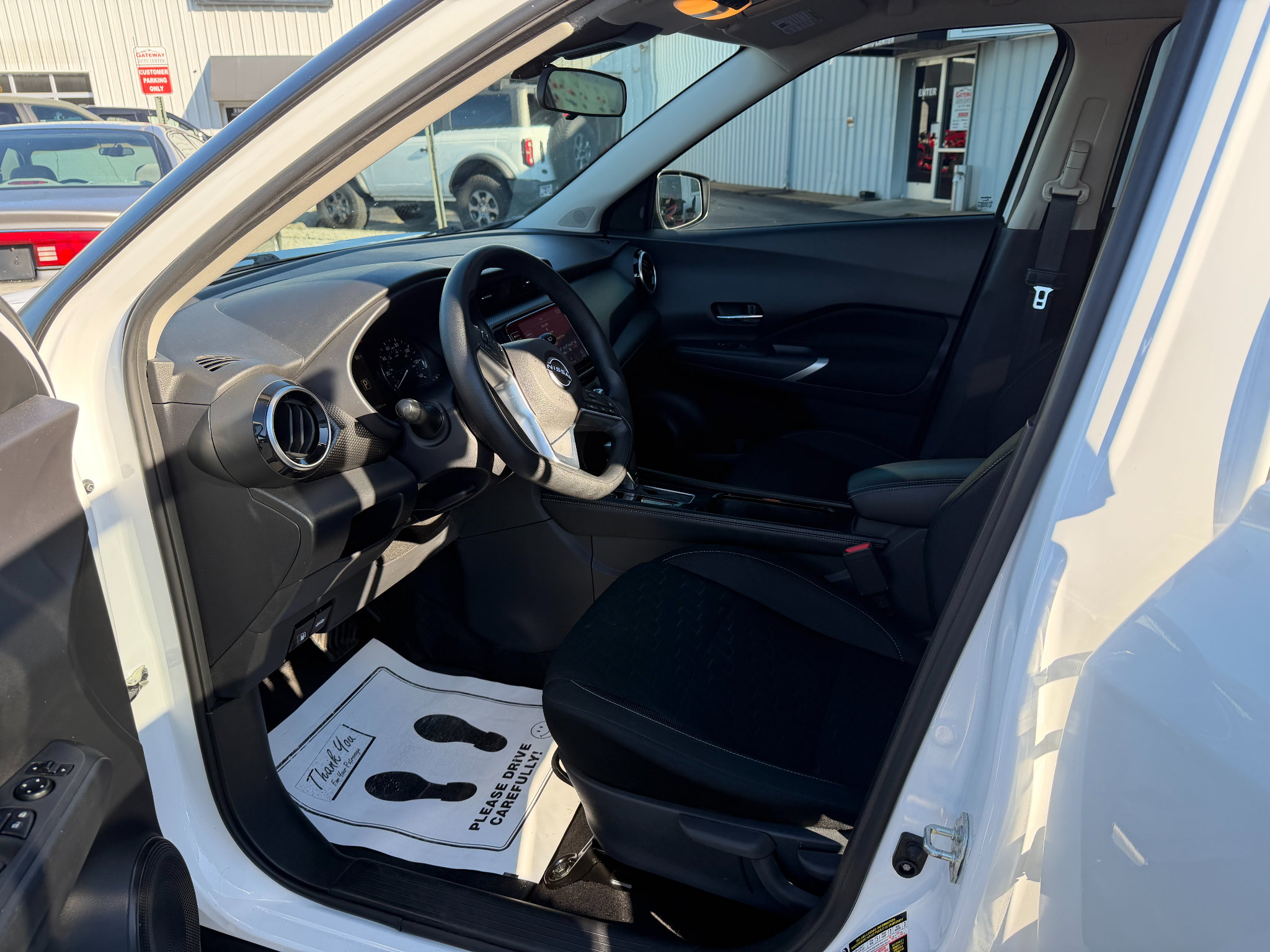 Used 2024 Nissan Kicks SV FWD image 5