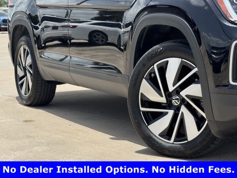 Used 2025 Volkswagen Atlas SE FWD image 3