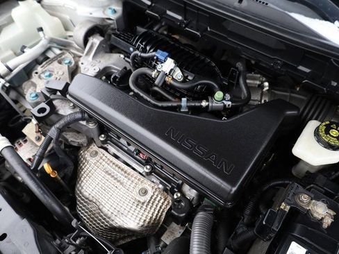 Used 2017 Nissan Rogue SV image 24