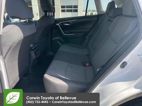 Used 2025 Toyota RAV4 XLE AWD/4WD image 25