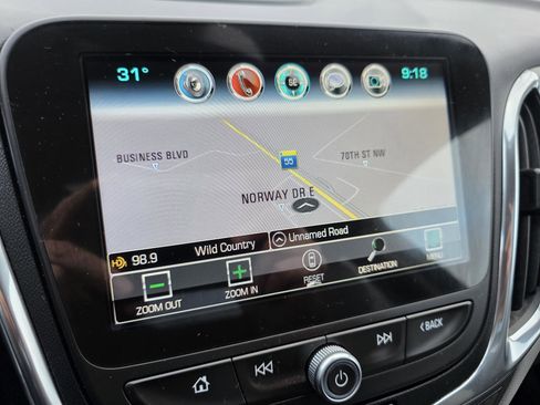 Used 2018 Chevrolet Equinox Premier image 11