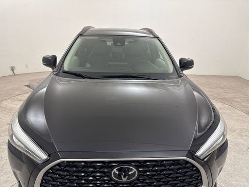 Used 2022 Toyota Corolla Cross XLE FWD image 12