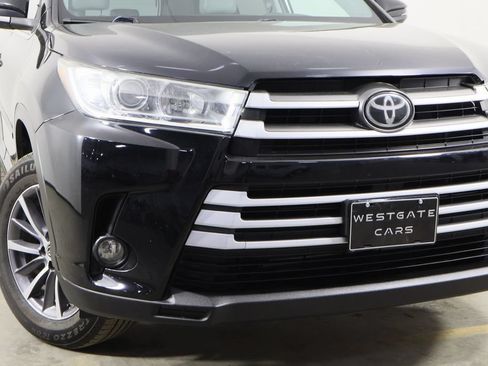 Used 2019 Toyota Highlander XLE AWD/4WD image 46