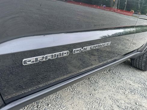 Used 2018 Jeep Grand Cherokee Limited AWD/4WD image 14