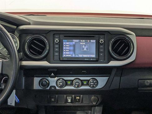 Used 2019 Toyota Tacoma SR5 image 39