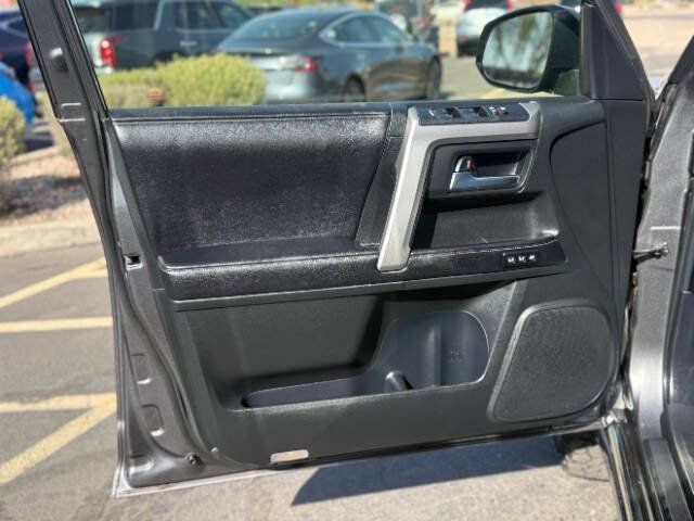 Used 2016 Toyota 4Runner Limited AWD/4WD image 10