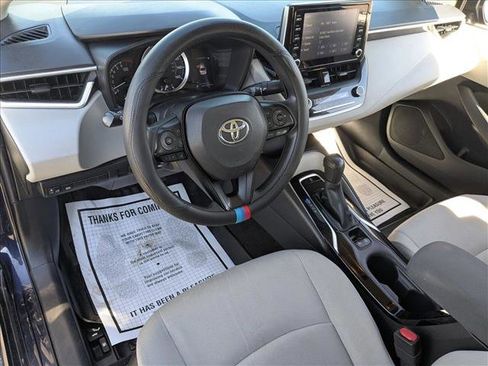Used 2020 Toyota Corolla LE image 10