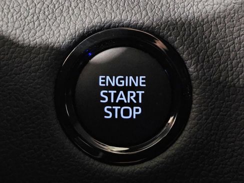 Used 2025 Toyota Tundra Limited AWD/4WD image 5