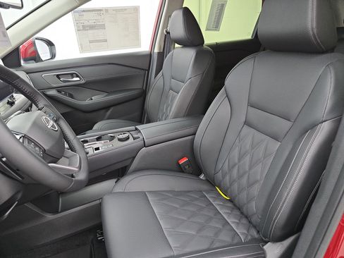 New 2026 Nissan Rogue Platinum w/ Platinum Premium Package image 15