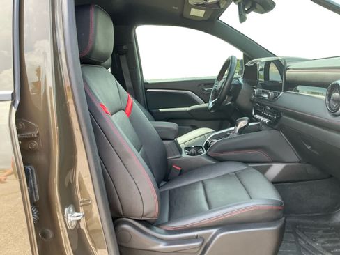 Used 2023 Chevrolet Colorado Z71 w/ Z71 Convenience Package 2 AWD/4WD image 15