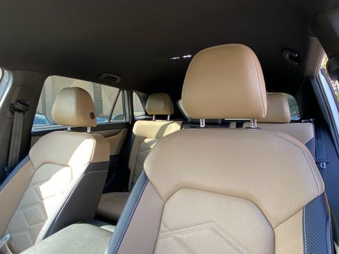 Used 2024 Volkswagen Atlas Cross Sport SE w/ Black Wheel Package image 18