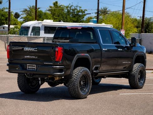 Used 2024 GMC Sierra 2500 Denali Ultimate AWD/4WD image 5
