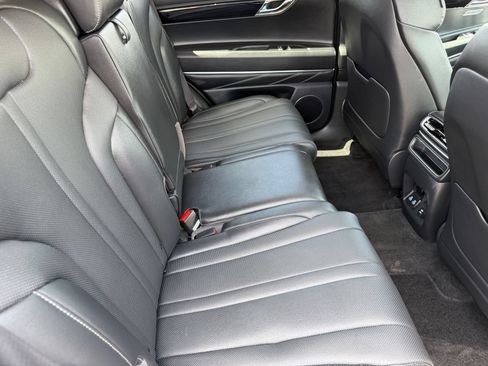 Used 2025 Genesis GV80 2.5T Standard AWD/4WD image 13