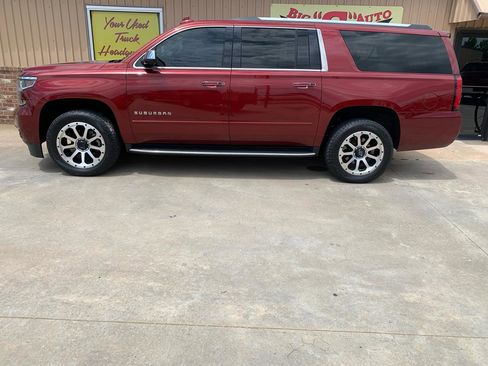 Used 2018 Chevrolet Suburban Premier AWD/4WD image 5