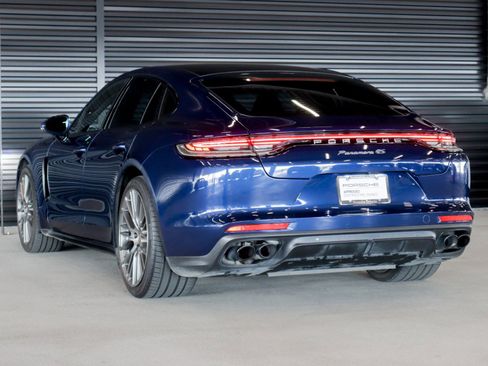 Certified 2022 Porsche Panamera 4S image 3