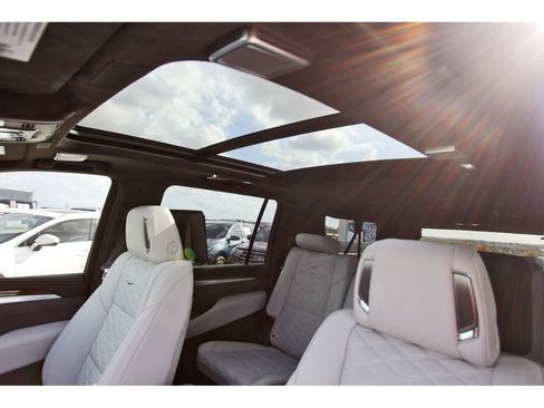 New 2026 Cadillac Escalade ESV Platinum Sport w/ LPO, ONYX Package image 24