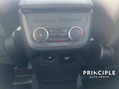Used 2025 Ford Explorer Platinum w/ LUX Leather Package image 29