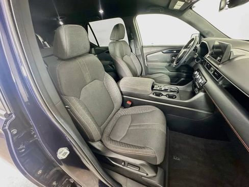 Used 2025 Honda Pilot Sport image 7