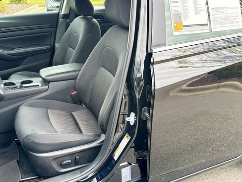 Used 2025 Nissan Altima 2.5 SV image 23