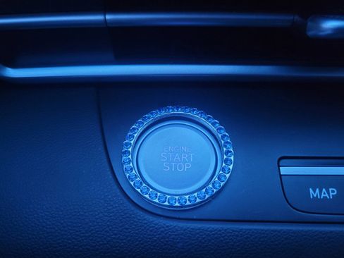 Used 2023 Hyundai Elantra SEL w/ Convenience Package image 40