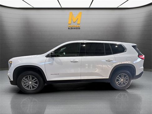Used 2025 GMC Acadia Elevation image 7