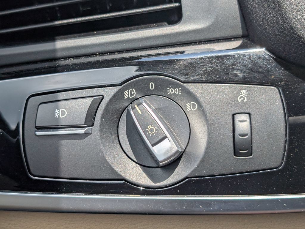 Used 2017 BMW X3 sDrive28i RWD image 12