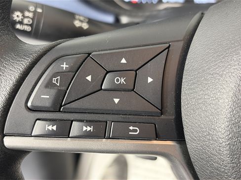 Used 2025 Nissan Versa SV w/ Trunk Package FWD image 27