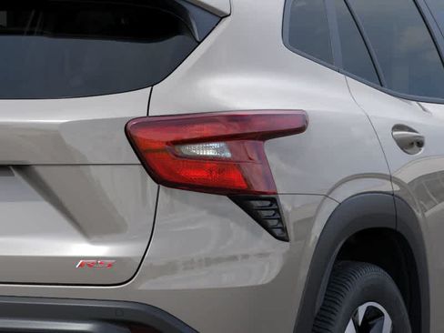 New 2026 Chevrolet Trax RS w/ Sunroof Package FWD image 11