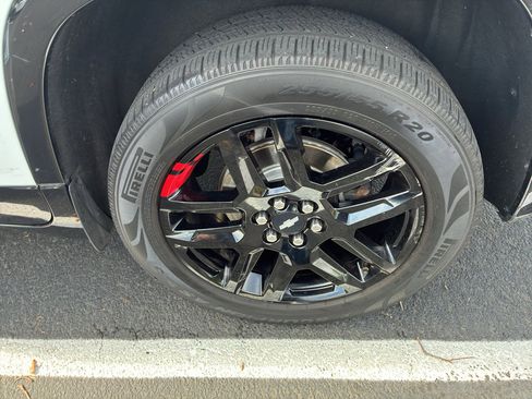 Used 2021 Chevrolet Traverse Premier w/ Redline Edition FWD image 12