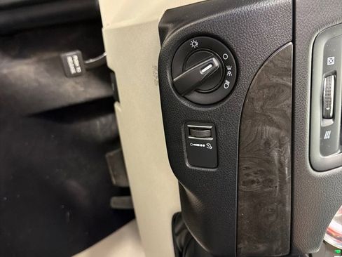 Used 2016 Dodge Grand Caravan SXT image 13