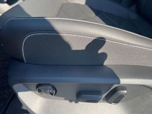 New 2026 Volkswagen Atlas SE image 17