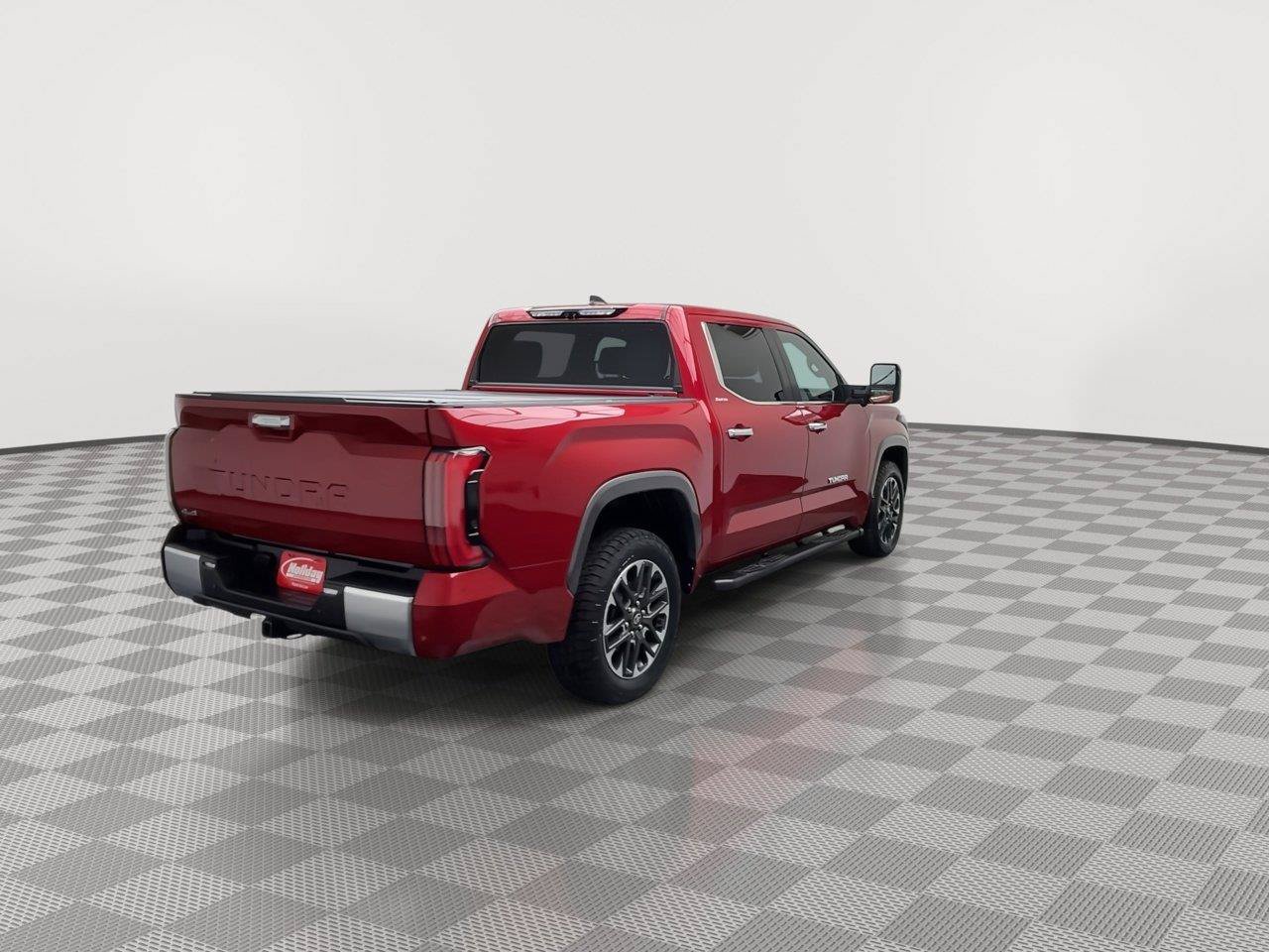 Used 2025 Toyota Tundra Limited AWD/4WD image 39