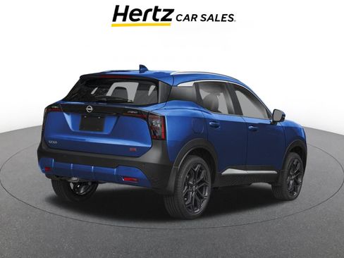 Used 2026 Nissan Kicks SR AWD/4WD image 2