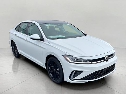 New 2025 Volkswagen Jetta SE image 1