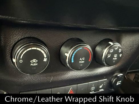 Used 2014 Jeep Wrangler Unlimited Rubicon image 29