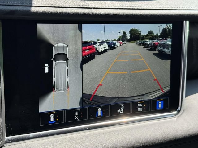 Used 2024 GMC Yukon Denali AWD/4WD image 16