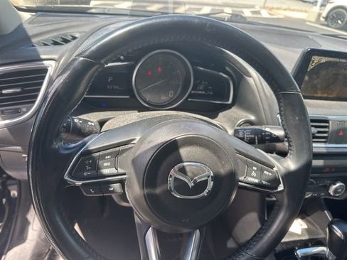 Used 2018 MAZDA MAZDA3 Grand Touring FWD image 12