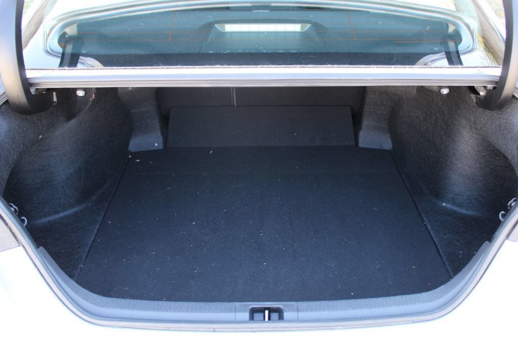 Used 2019 Toyota Camry SE w/ Convenience Package FWD image 15