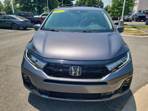 Used 2025 Honda Odyssey Touring image 8