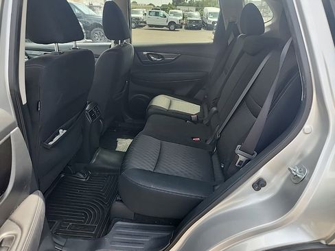 Used 2017 Nissan Rogue SV FWD image 26