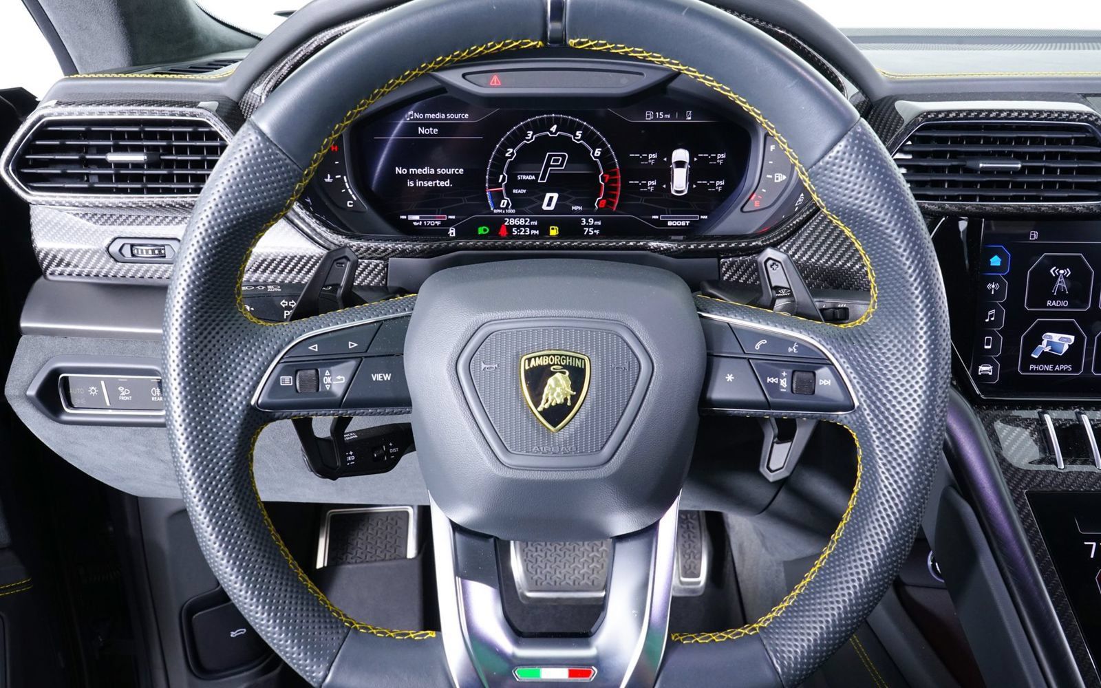 Used 2022 Lamborghini Urus AWD/4WD image 19