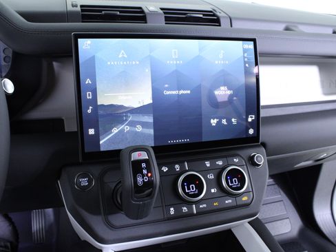 New 2026 Land Rover Defender 110 X-Dynamic SE image 20