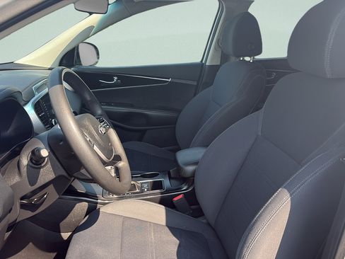 Used 2020 Kia Sorento LX AWD/4WD image 9