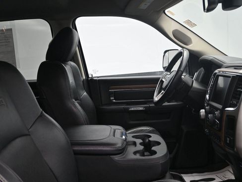 Used 2016 RAM 1500 Laramie image 10