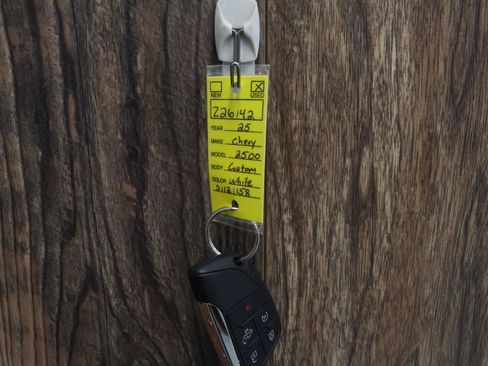 Used 2025 Chevrolet Silverado 2500 Custom w/ Custom Value Package image 39