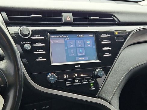 Used 2020 Toyota Camry SE image 17