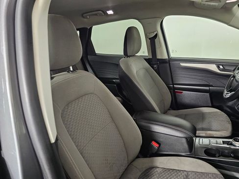 Used 2022 Ford Escape SE w/ SE Sport Appearance Package image 38